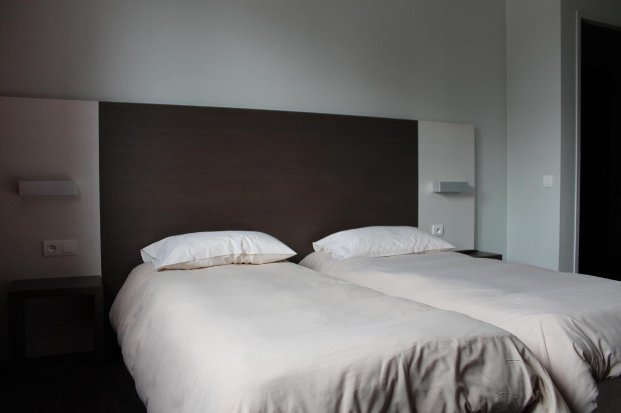 Hotel La Hourquie Cafe Morlaas Pokój zdjęcie