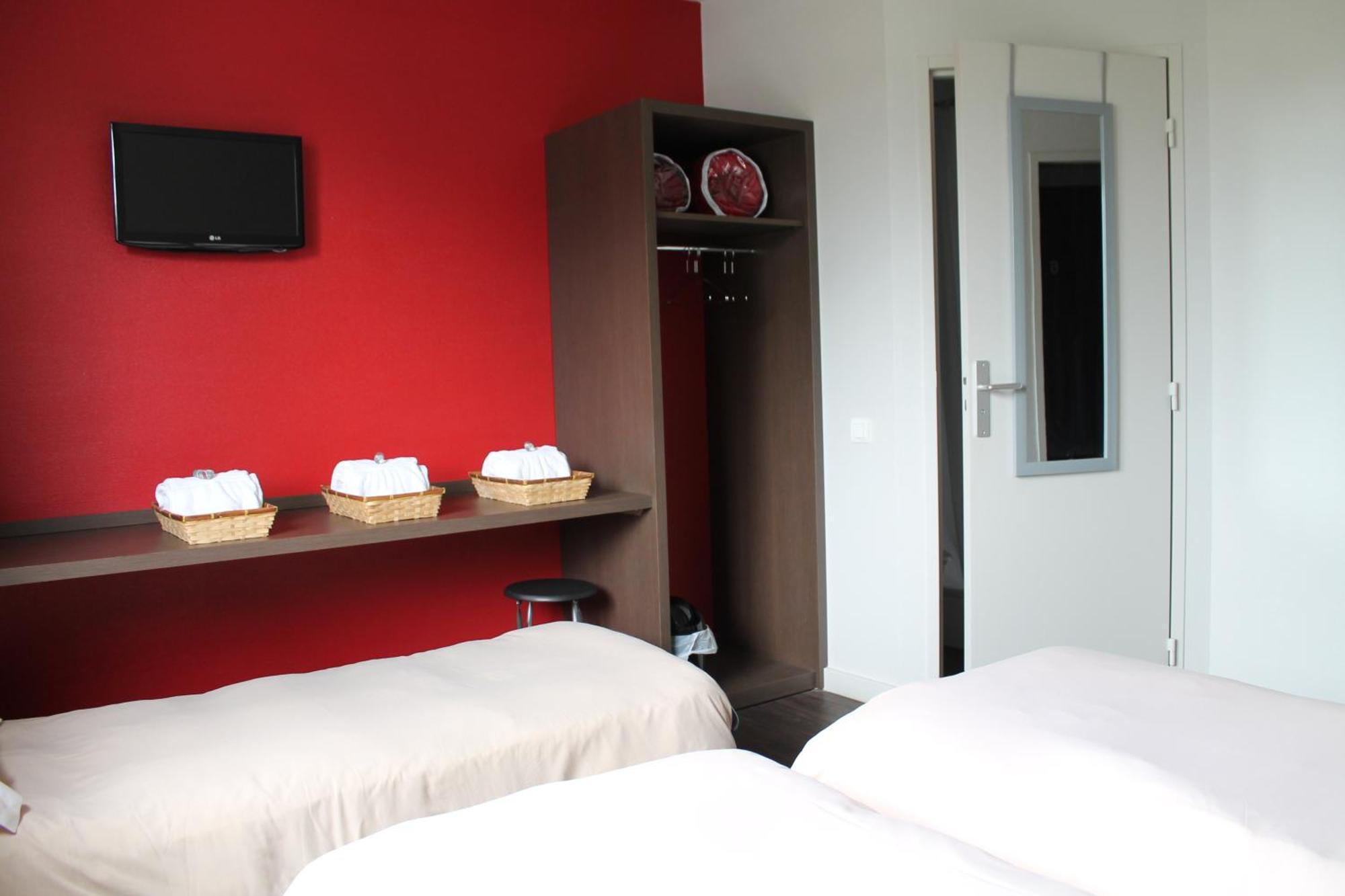 Hotel La Hourquie Cafe Morlaas Pokój zdjęcie