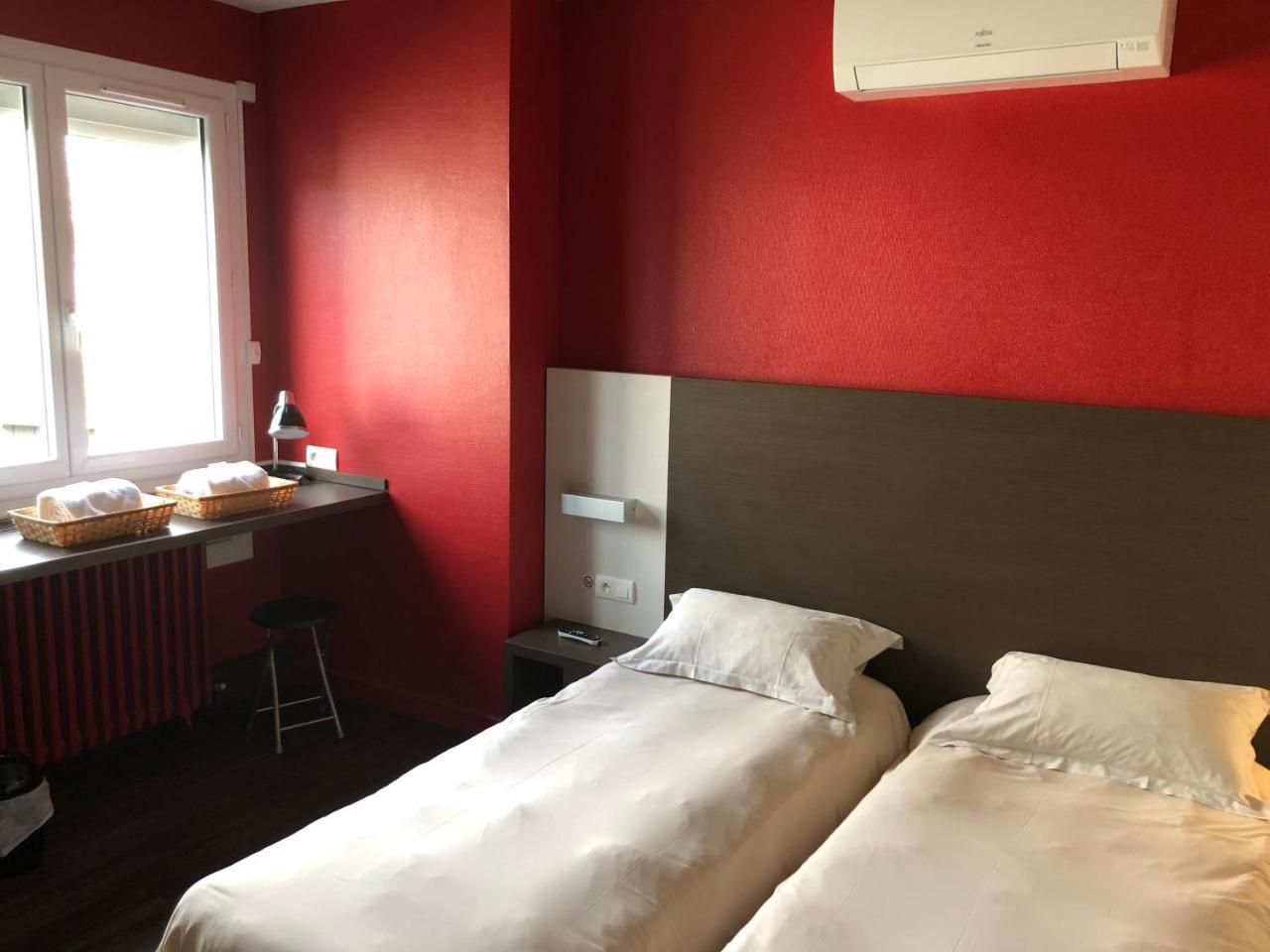Hotel La Hourquie Cafe Morlaas Zewnętrze zdjęcie